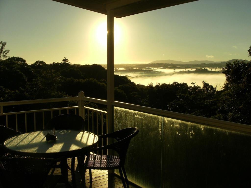 Tinaroo Sunset Retreat Bed & Breakfast Barrine Екстериор снимка